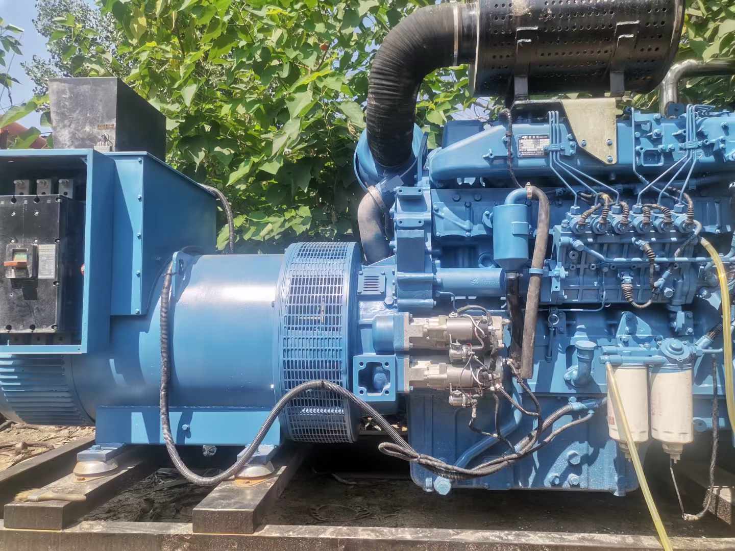 新华详细说明降低 800kW 柴油发电机输出电流波动的方法